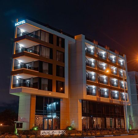 Cozy Loft Hotel Batumi Bagian luar foto