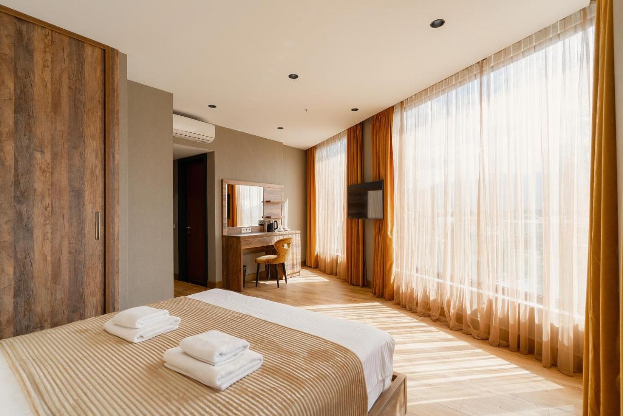 Cozy Loft Hotel Batumi Bagian luar foto