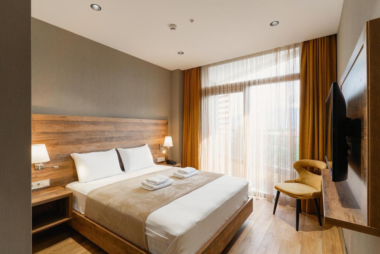 Cozy Loft Hotel Batumi Bagian luar foto