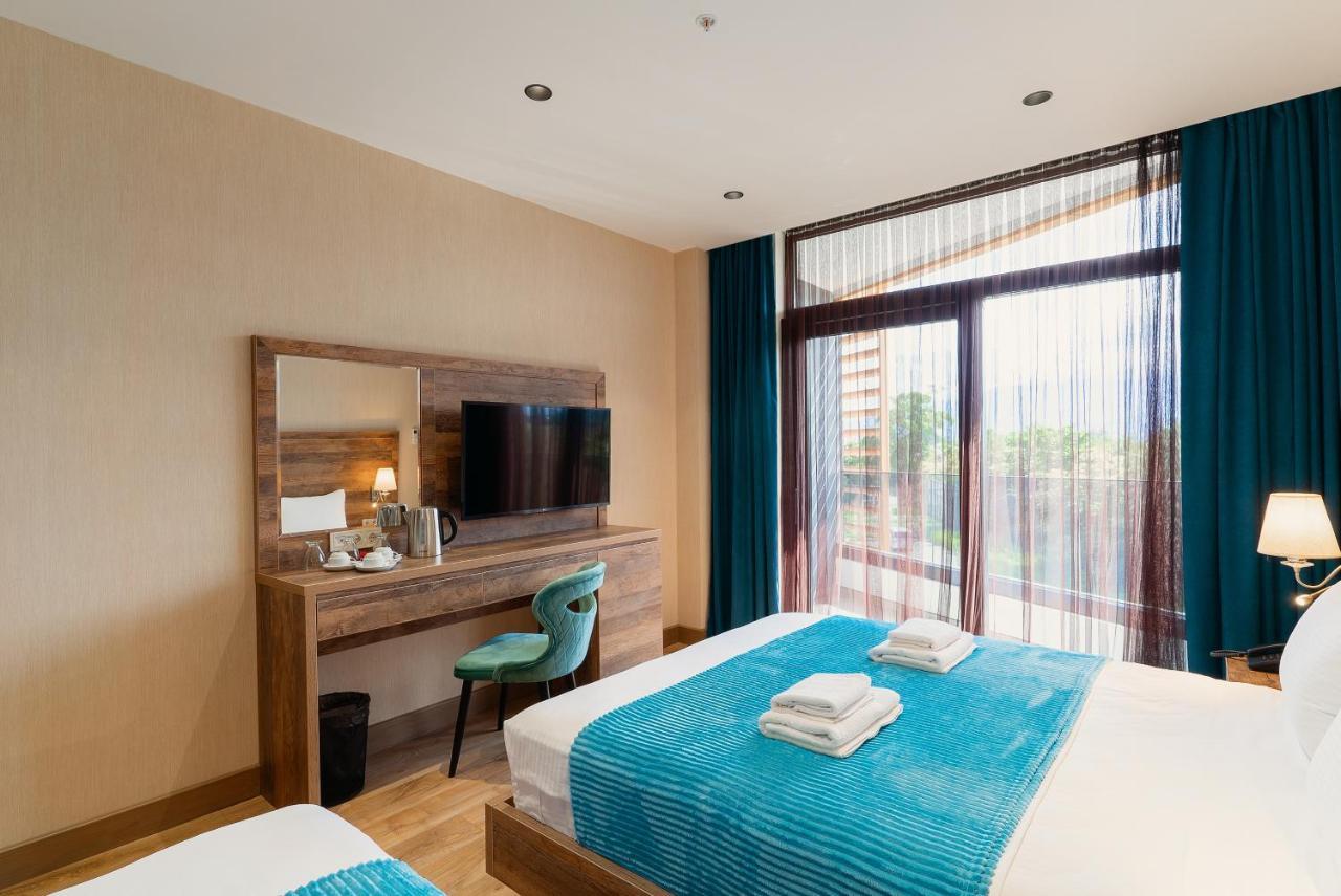 Cozy Loft Hotel Batumi Bagian luar foto